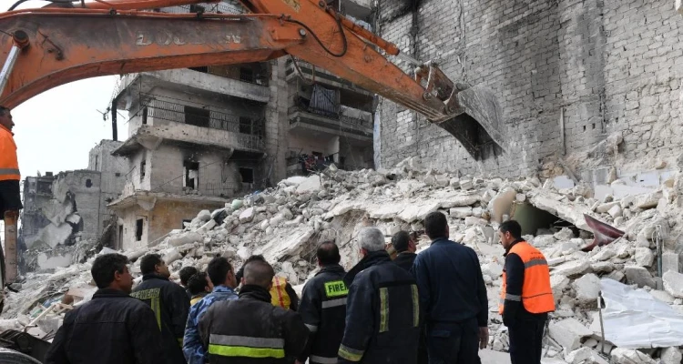 الميليشيات الإيرانية تنذر أهالي حلب الشرقية بإخلاء منازلهم