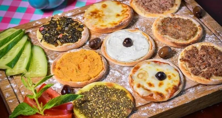طريقة عمل المناقيش بوصفات مختلفه وسهله