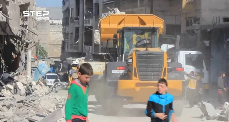 الدمار الكبير الذي لحق بالمباني السكنية في جسر الشغور جراء انفجار السيارة المفخخة يوم أمس