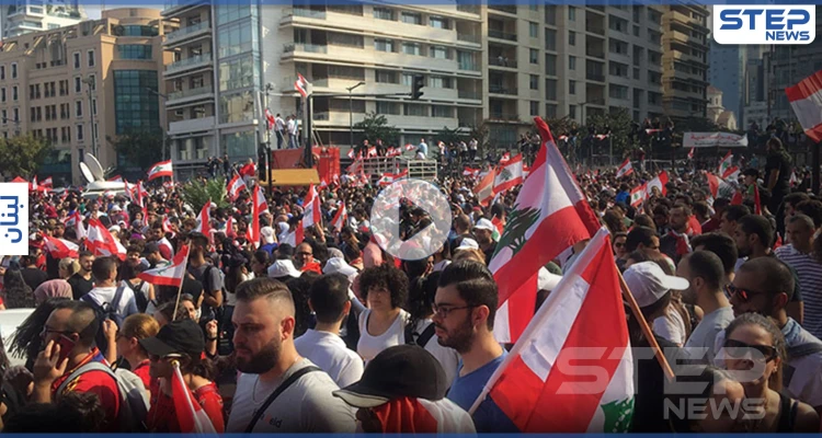 بالفيديو|| ميليشيا حزب الله تطلق النار على متظاهرين لبنانيين يحملون مصاباً في ساحة الشهداء