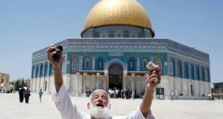 عشرات الإصابات في مواجهات عنيفة بين إسرائيليين وفلسطينين وتركيا وأمريكا ودول الخليج يصدرون بيانات (فيديو)