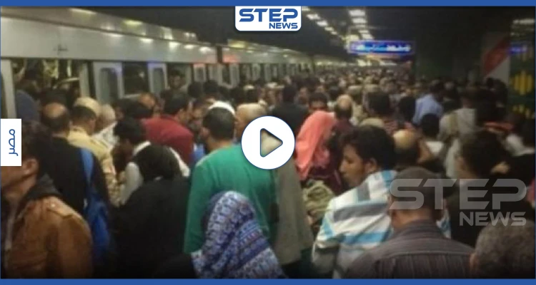 بالفيديو || "قنبلة موقوتة".. ازدحام للمصريين داخل ميترو أنفاق في أول أيام الحظر