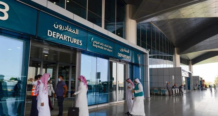 السعودية: إحباط محاولتي تهريب كمية كبيرة من "الكوكايين" مخبأة داخل أحشاء مسافرَيْن