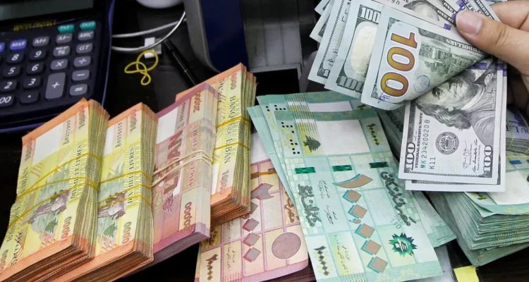الليرة اللبنانية بأدنى مستوى تاريخي لها بعد أن فقدت 90 بالمئة من قيمتها