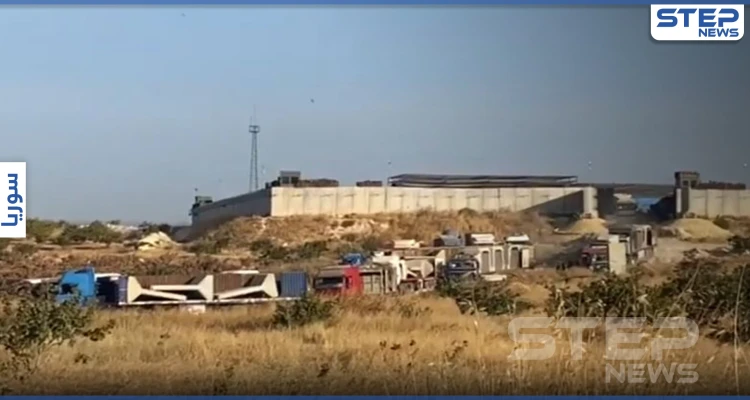 بالفيديو|| نقطة المراقبة التركية في مورك تبدأ بالانسحاب.. البعثيون شامتون والآليات الروسية ترافق للحماية