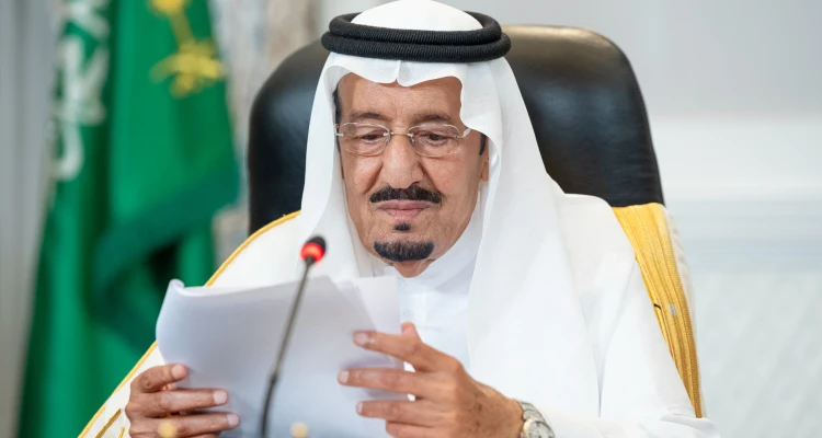 الملك سلمان يتحدث عن ثلاث ملفات هامة.. ويوضح موقف بلاده من امتلاك إيران لأسلحة نووية