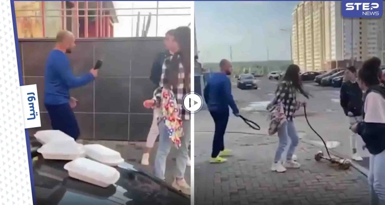 بالفيديو|| شاب غاضب يهاجم 3 فتيات يجلسنّ وسط الطريق لــ شرب النرجيلة ويشبعهنّ ضرباً بحزامه