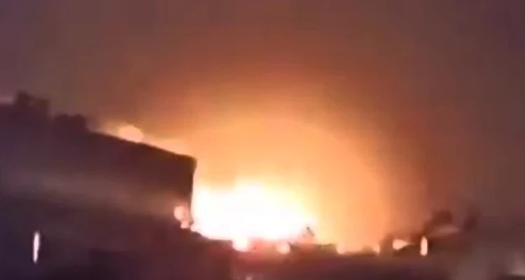 بالفيديو|| انفجار مستودع سلاح لحركة حماس في قبو مسجد ضمن مخيم برج الشمالي بمدينة صور اللبنانية