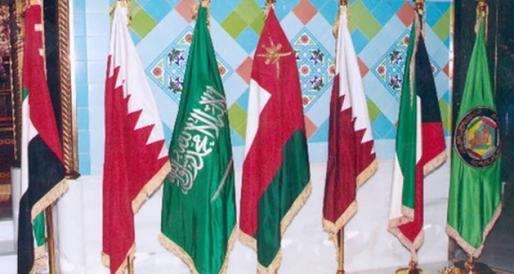 بعد منع السفر إلى الإمارات.. السعودية تتخذ قراراً جديداً يخص دول الخليج