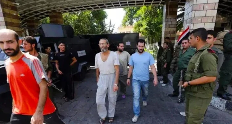 النظام السوري يُعلن الإفراج عن دفعة جديدة من سجناء ريف دمشق