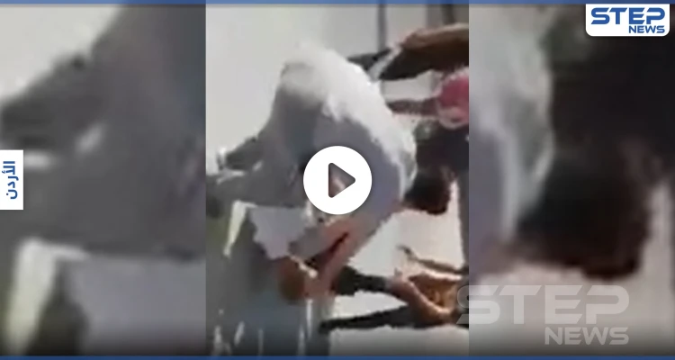 بالفيديو|| بالسيوف والسحل.. مصري يتعرض لضربٍ وحشي في الأردن ومطالبات بمحاسبة المعتدين