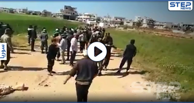 نازحون في بلدة الفوعة يتصدون لـ أحرار الشام بعد محاولتهم طرد امرأة من منزلها (فيديو)