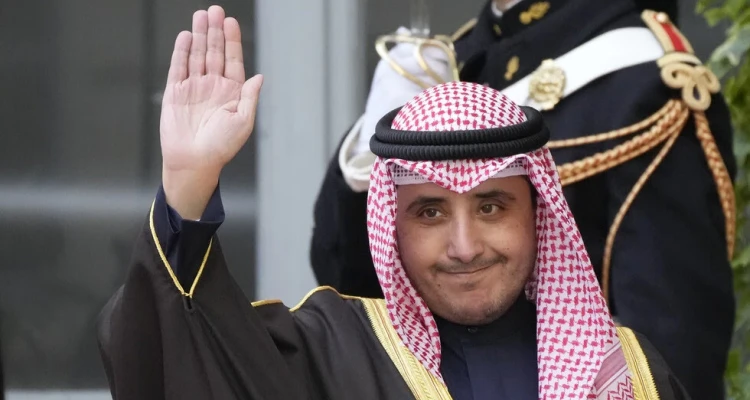 وزير الخارجية الكويتي يكشف سبب زيارته للبنان و3 رسائل يحملها معه