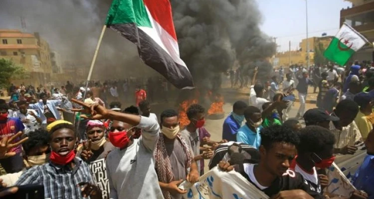 لجنة أطباء السودان تكشف عدد قتلى وجرحى الاحتجاجات ومجلس الشيوخ الأمريكي يعلّق على التطورات