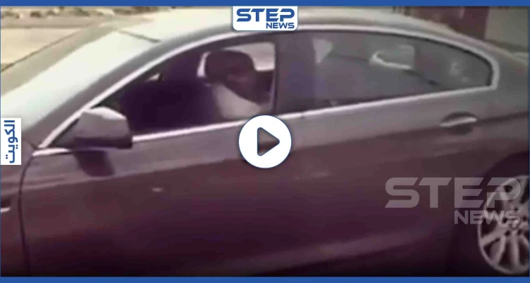 بالفيديو|| شابان عربيان يقبلان شفتي بعضهما بطريقة "مخلة بالآداب" وسط الشارع.. والشرطة تتحرك