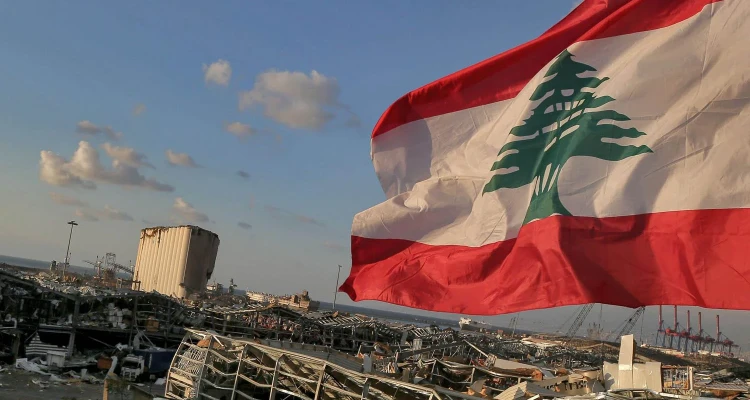 فرنسا والاتحاد الأوروبي يدرسان فرض عقوبات على ساسة لبنانيين.. والسبب