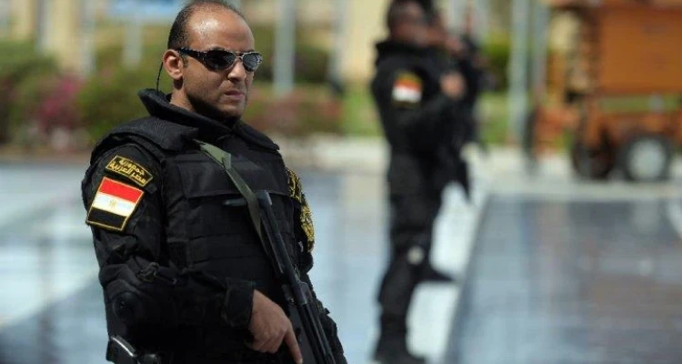 مصر.. رئيس المخابرات يُشير إلى تهديد يواجه الدولة ووزير الدفاع يحذّر