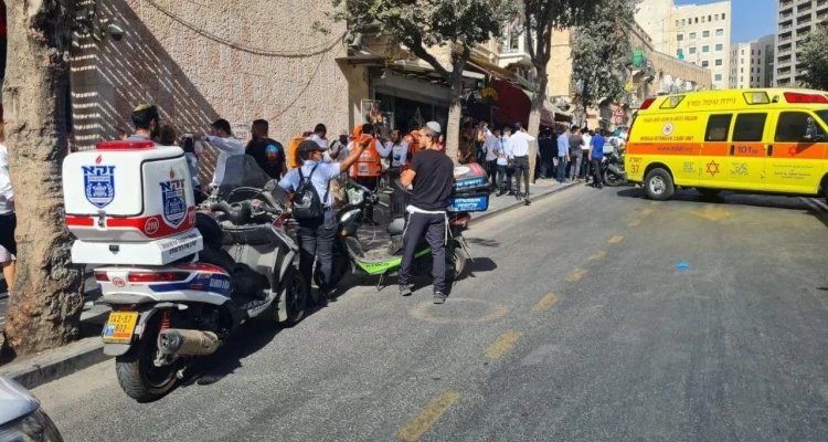 بالفيديو|| فلسطيني ينفّذ عملية طعن وسط القدس والشرطة الإسرائيلية تفتح عليه النار