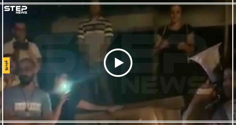 متظاهري لبنان ينشدونها على ضوء الشموع.."أهلا وسهلا باللاجئين"(فيديو)
