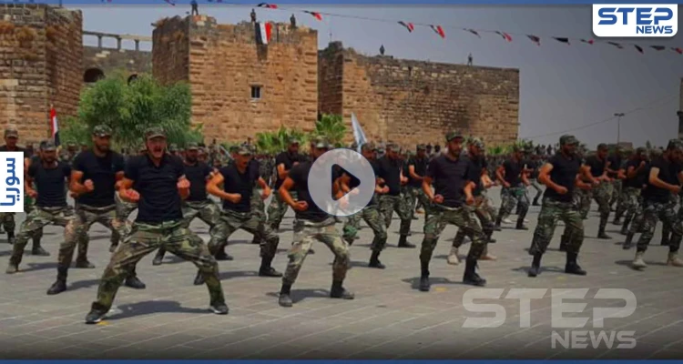 بالفيديو|| سوريا حرّة والأسد برّا.. مقاتلي الفيلق الخامس بدرعا يخرجون بمظاهرة عقب عرض عسكري ضخم