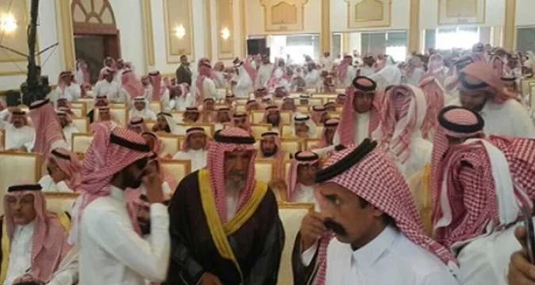 أمير قطر يصدر قانوناً حول القضية التي أشعلت خلافات مع آل مرة