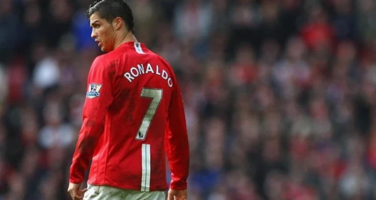 بعد أخبار متفاوتة .. مانشستر يونايتد يعلن التعاقد رسمياً مع كريستيانو رونالدو