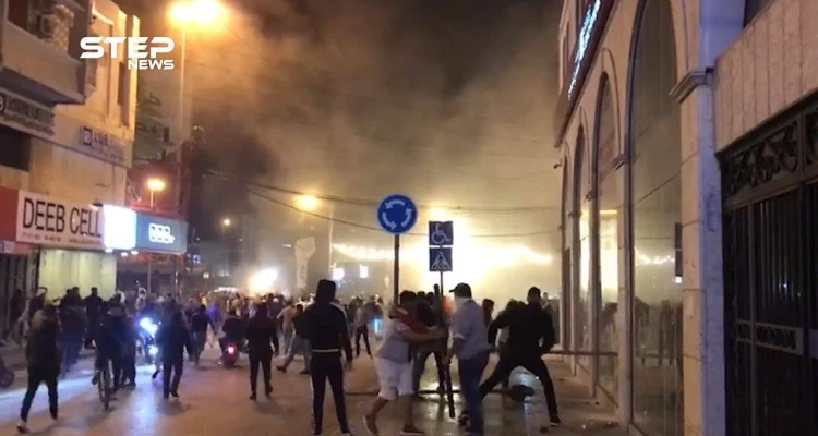 طرابلس: غضب الشوارع ينهال على المصارف (فيديو)