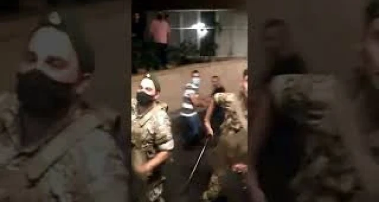 بالفيديو|| المحتجون يحاصرون منزل "ميقاتي" ويحطمون واجهته ومواجهات عنيفة دارت بينهم وبين قوى الأمن