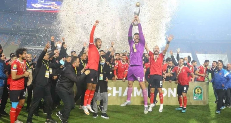 نادي الأهلي المصري يحقق لقباً قارياً يحمل رقم 7 بمسيرته