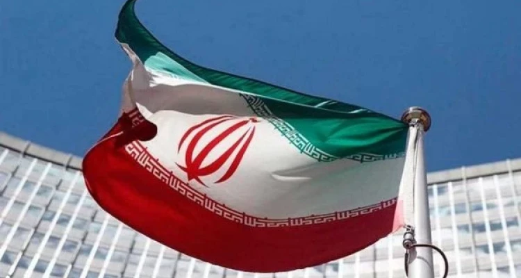 وزير الخارجية الإيراني يصف الرئيس الجديد بكلمتين.. وهذا ما فعله روحاني بعد فوز رئيسي