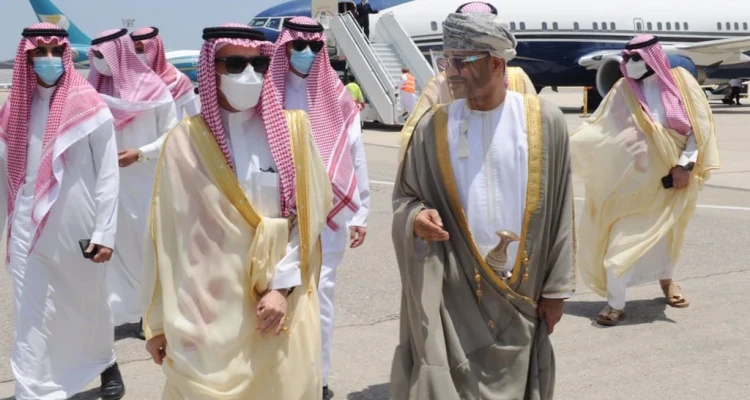 اجتماع رباعي هام في سلطنة عُمان اليوم.. بعد يومين من اجتماع ظريف والحوثيين