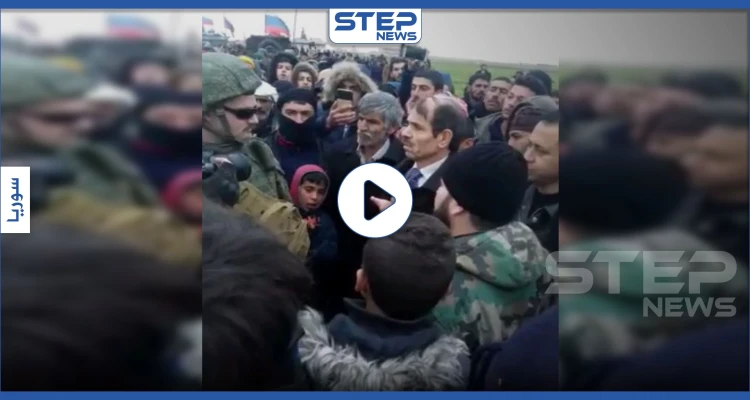 بالفيديو|| جنود روس ناطقين بالعربية يحرضون أهالي قرية خربة عمو ضد القوات الأمريكية