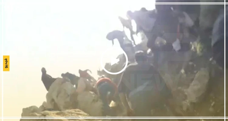 فيديو || بالرصاص الحي .. هيئة "تحرير الشام" تفرّق المتظاهرين قرب معبر باب الهوى شمال إدلب