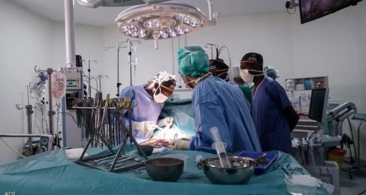 الأزهر يحسم جدل زراعة كلية خنزير بجسم الإنسان
