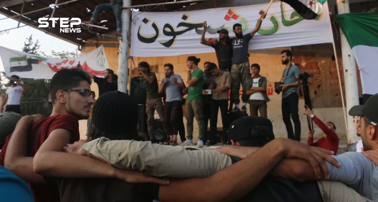 مظاهرة في مدينة إدلب رداً على شائعات بثها النظام السوري حول عودة أهالي خان شيخون