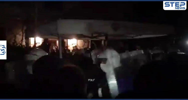 بالفيديو|| اعتقال أكثر من 150 طالباً وطالبة في إحدى الجامعات التركية.. وحاكم إسطنبول يوضح: أخبار