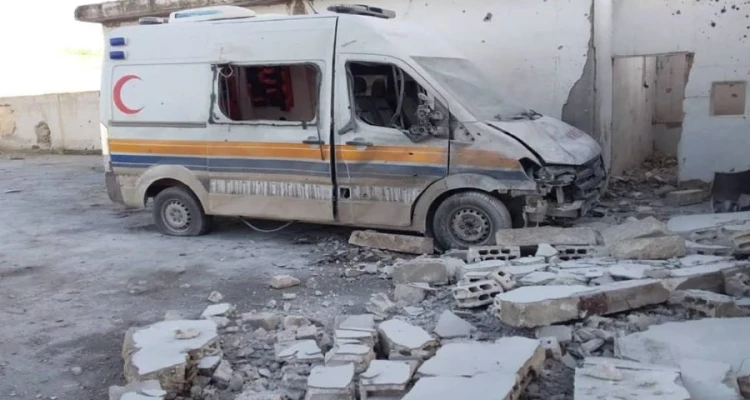 بالفيديو|| مقتل عنصر وإصابة 3 آخرين بجروح جرّاء استهداف أحد مقرّات الدفاع المدني بسهل الغاب بالقذائف الليزرية