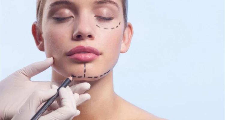 عملية تصغير الوجه التعريف والميزات.. المخاطر والسلبيات والتكلفة