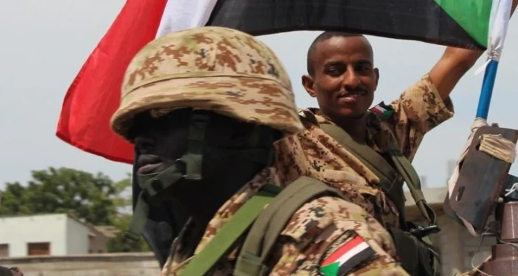 بوادر أزمة جديدة بالسودان.. المكونان العسكري والمدني يعلّقان اجتماعاتهما ومتظاهرون يلبّون النداء
