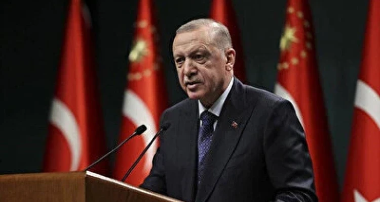 أردوغان يستبعد إقدام روسيا على غزو أوكرانيا ويتعهد بالعمل لاستعادة الثقة بالليرة التركية