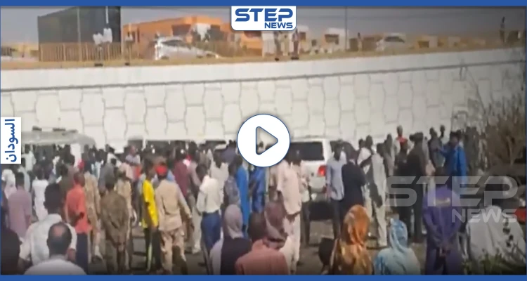 بالفيديو|| محاولة اغتيال فاشلة لرئيس وزراء السودان وزوجته تعلّق على الأمر
