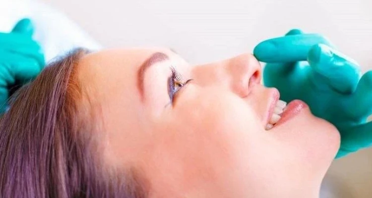 العمر المناسب لعملية تجميل الانف هل هو واحد لدى النساء والرجال