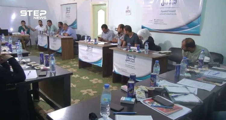 شاهد تنسيق الاستجابة الطارئة للنازحين في منطقة جسر الشغور بين العديد من المنظمات والهيئات