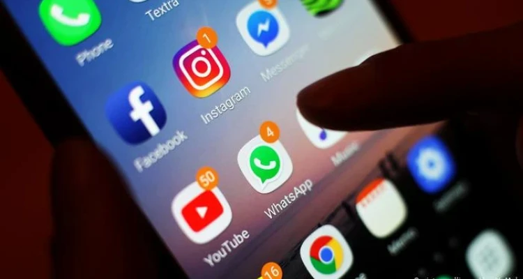 واتساب يُضيف "ميزة مشوّقة" خاصة بالصور والفيديوهات
