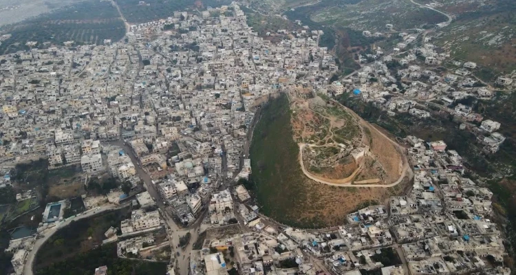 جريمة تهز مدينة حارم..  أب ينهي حياة أطفاله الثلاثة رمياً بالرصاص والبحث جارٍ عنه (صورة)