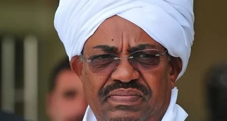 إطلاق سراح مسؤولين سودانيين سابقين بنظام الرئيس المخلوع عمر البشير ومطالبات بإطلاق سراح حمدوك
