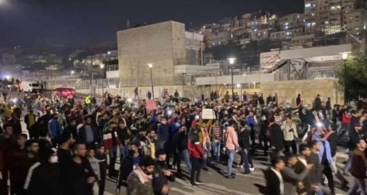 خروج عدة احتجاجات في الأردن تطالب بإسقاط الحكومة والأمير حمزة بن الحسين يصرّح