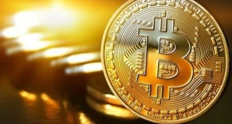 بعد صعودٍ تاريخي.. البيتكوين تهوي أكثر من 6% لأدنى مستوى في أسبوعين