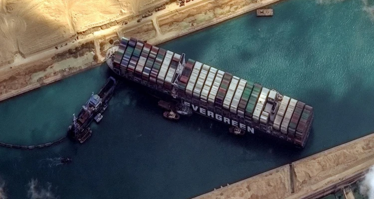 الخارجية السعودية تصدر بياناً تعليقاً على حادثة السفينة العالقة بقناة السويس