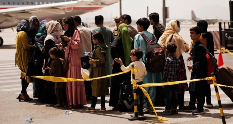 طالبان تكشف شروطها للسماح بمغادرة كابل.. والأردن يوضح مصير الأفغانيين الموجودين على أراضيه